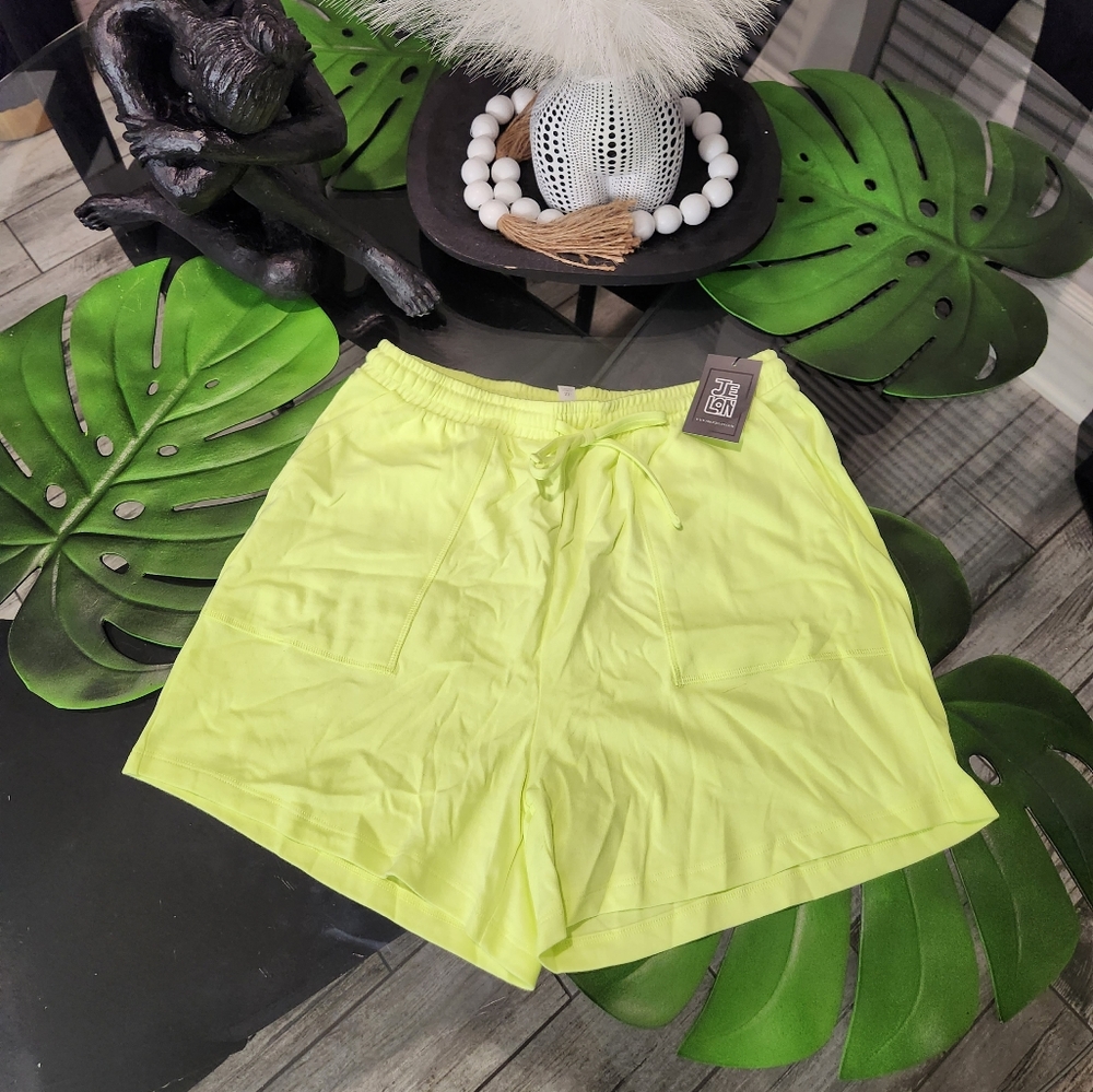 Cotton Drawstrings Shorts - Picture 2 of 8